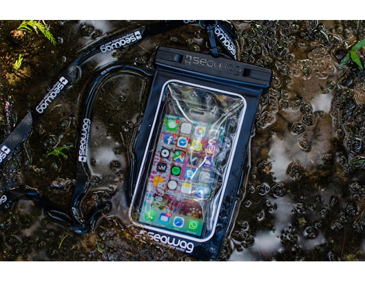 autre photo de IMG/fidlock/pochette_etanche_seawag_noir_vert.jpg