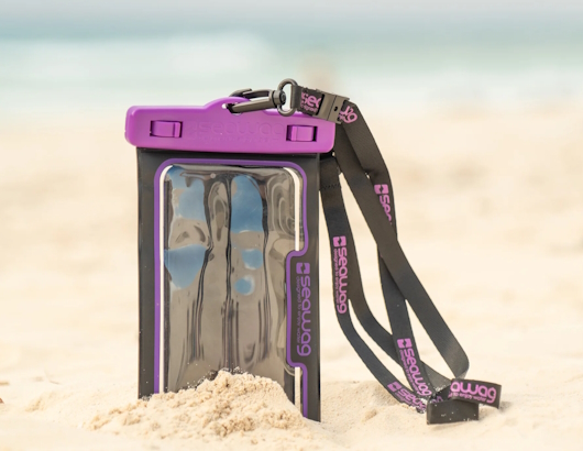 autre photo de IMG/fidlock/seawag_pochette_etanche_telephone_noir_violet.jpg