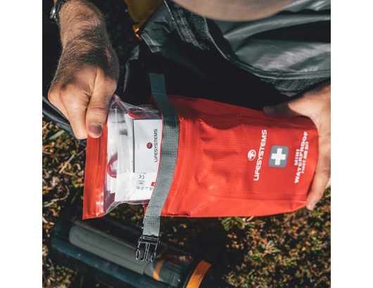 autre photo de IMG/hf/lifesystems_mini_waterproof_first_aid_kit.jpg