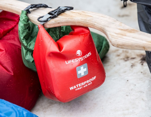 autre photo de IMG/hf/waterproof_first_aid_kit_lifesystems.jpg