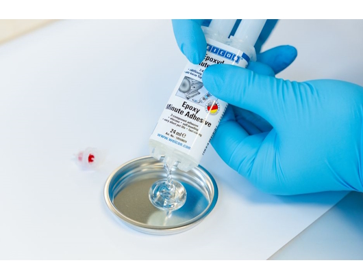 autre photo de IMG/palm/epoxyd_minutenkleber_colle_epoxy.jpg