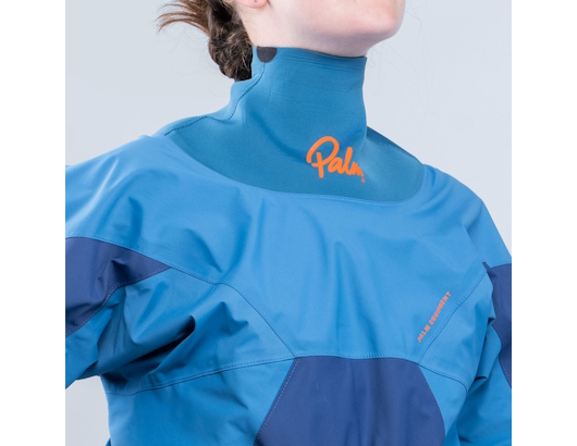 autre photo de IMG/palm/palm_fuse_action_femme_combinaison.jpg