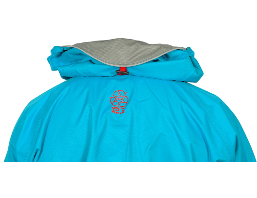 autre photo de IMG/peak-uk/peak_tourlite_storm_bleu_anorak_kayak_mer.jpg