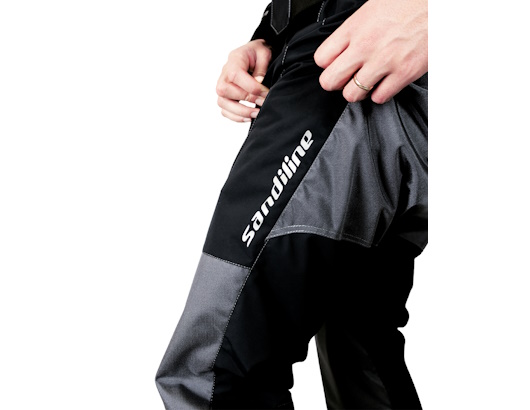 autre photo de IMG/sandiline/sandiline_black_edition_combinaison_etanche.jpg